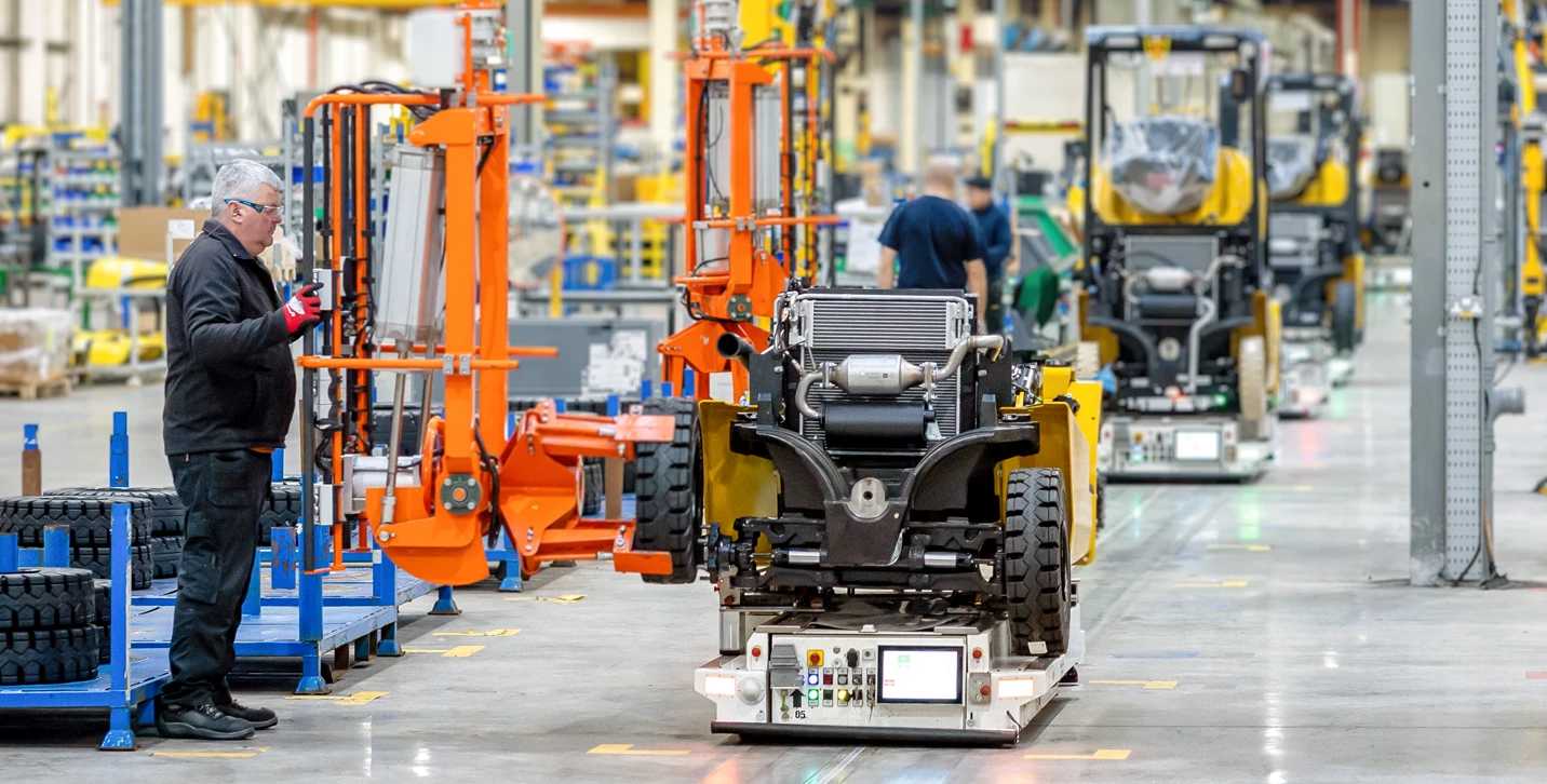 Craigavon manufacturing plant’s automated lift truck assembly floor.